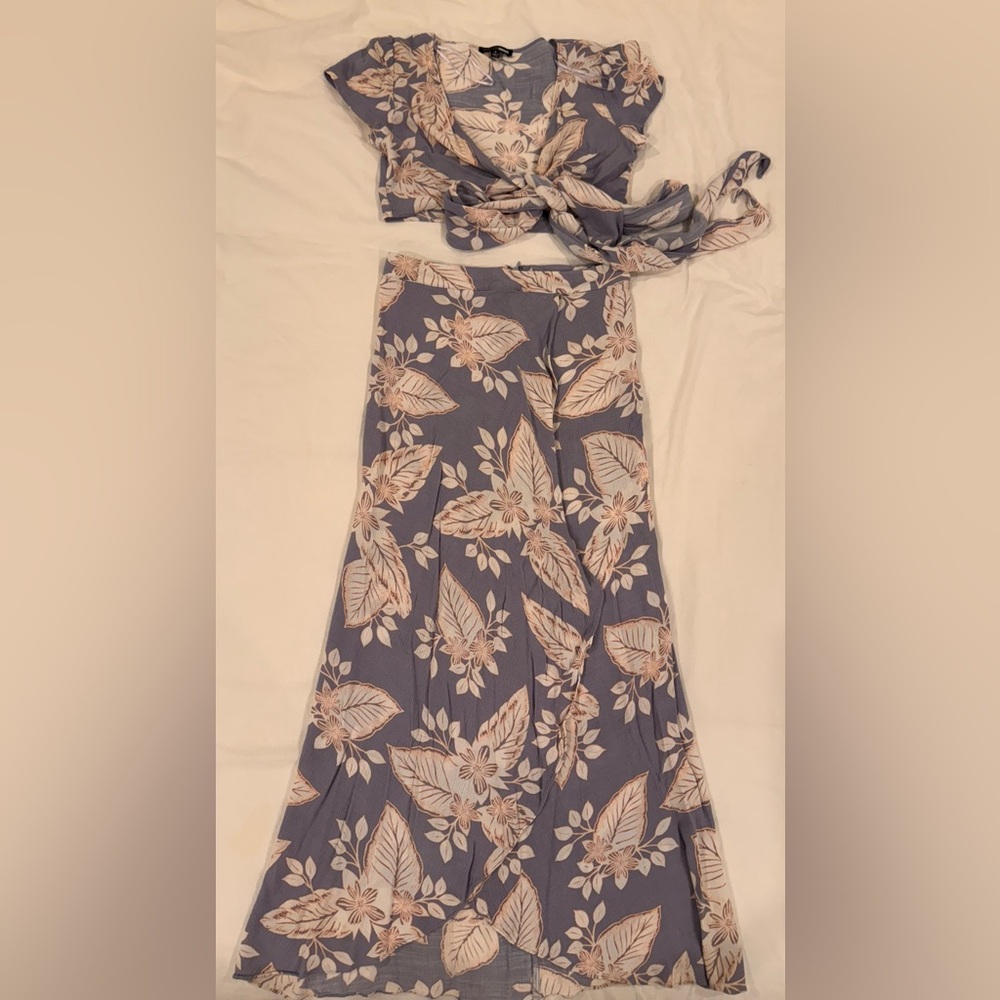 Beautiful two piece skirt set for summer/spring